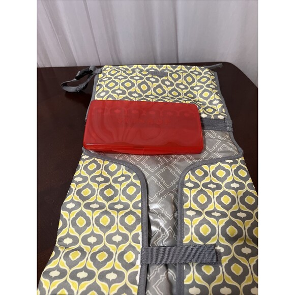 Skip Hop Pronto Diaper Changing Station Yellow & Gray Print Clutch EUC Baby - Picture 3 of 4